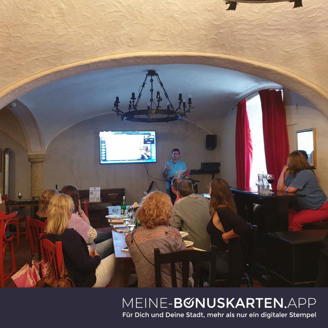 Präsentation vom Digitalen-Schaufenster und der Digitalen-Bonuskarten in Bad Endorf