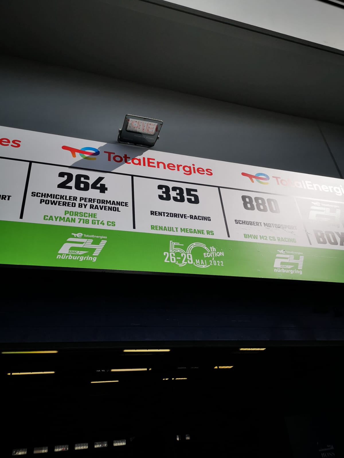 rent2Drive Racing Family – Viel Erfolg beim 24 Stunden Rennen am Nürburgring
